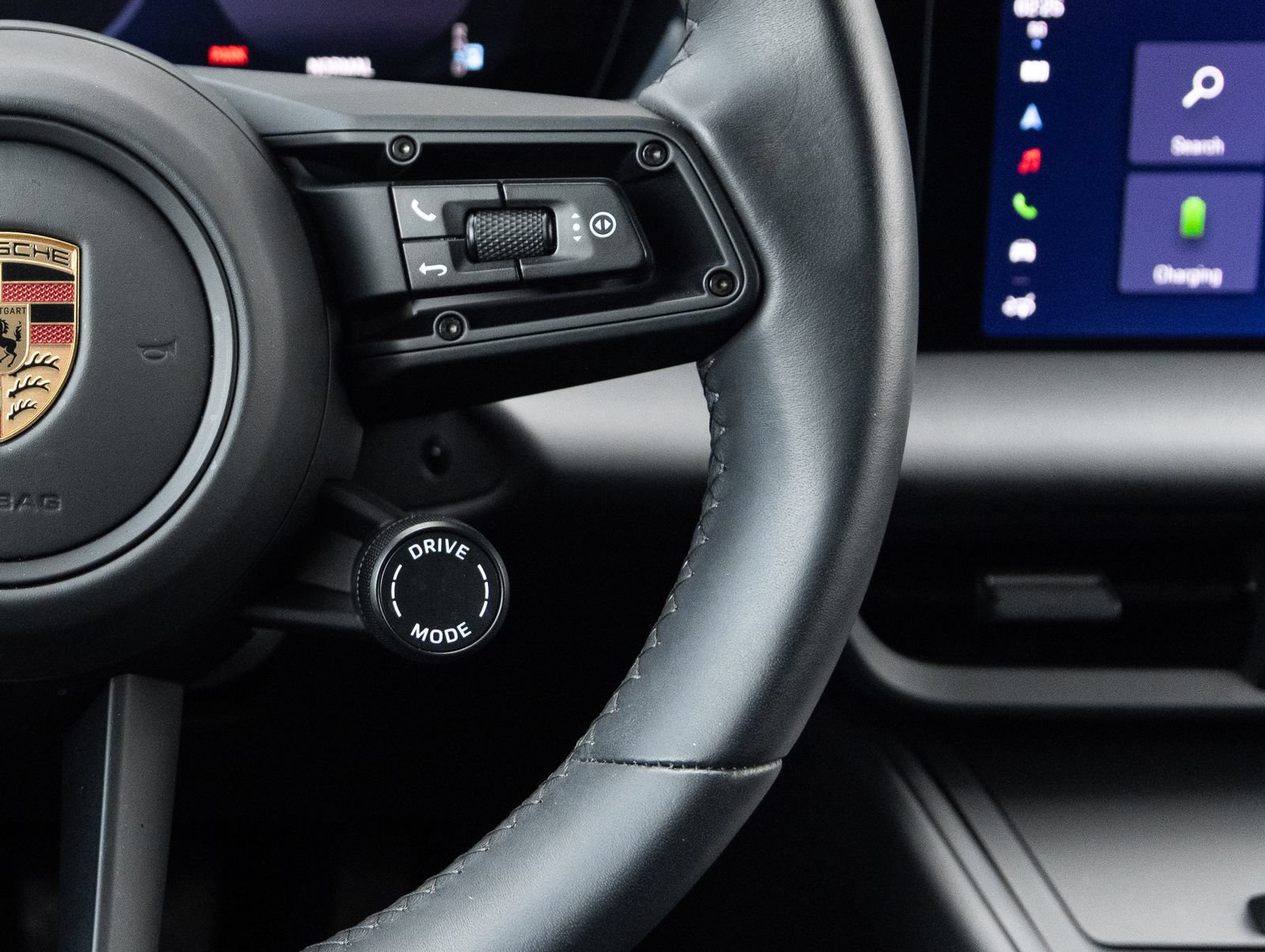 Certified 2025 Porsche Macan Electric RWD image 16
