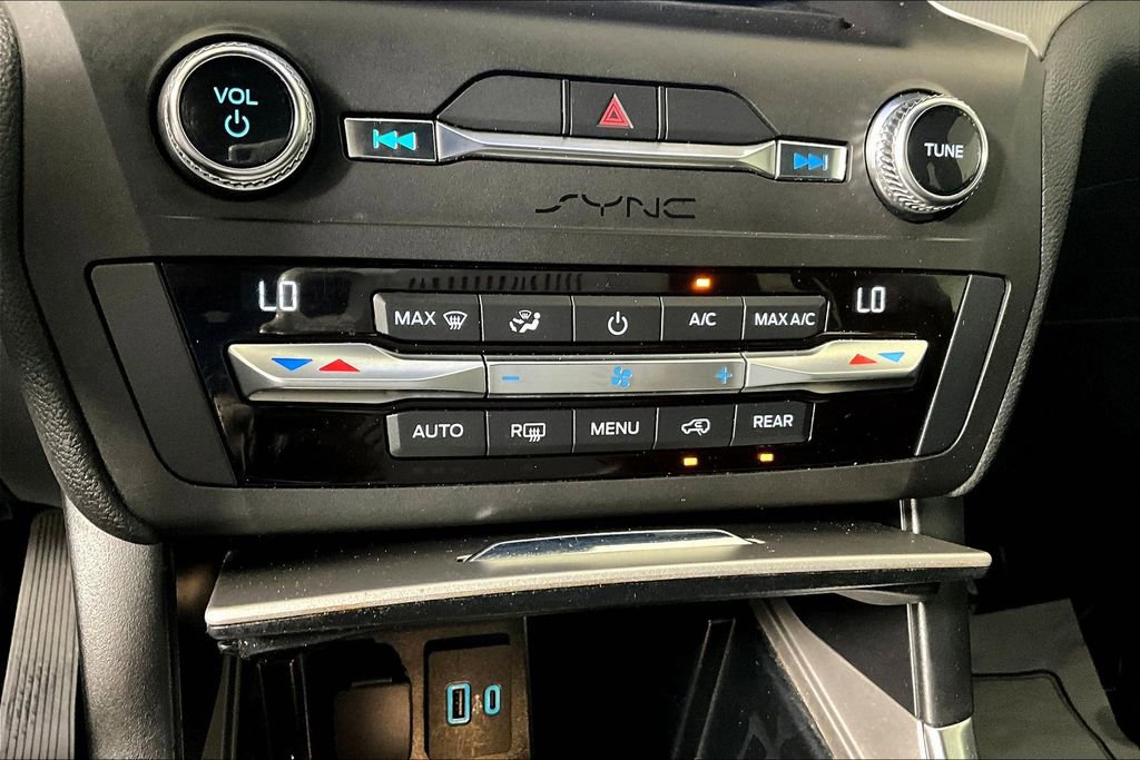 Used 2020 Ford Explorer XLT w/ Equipment Group 202A image 33