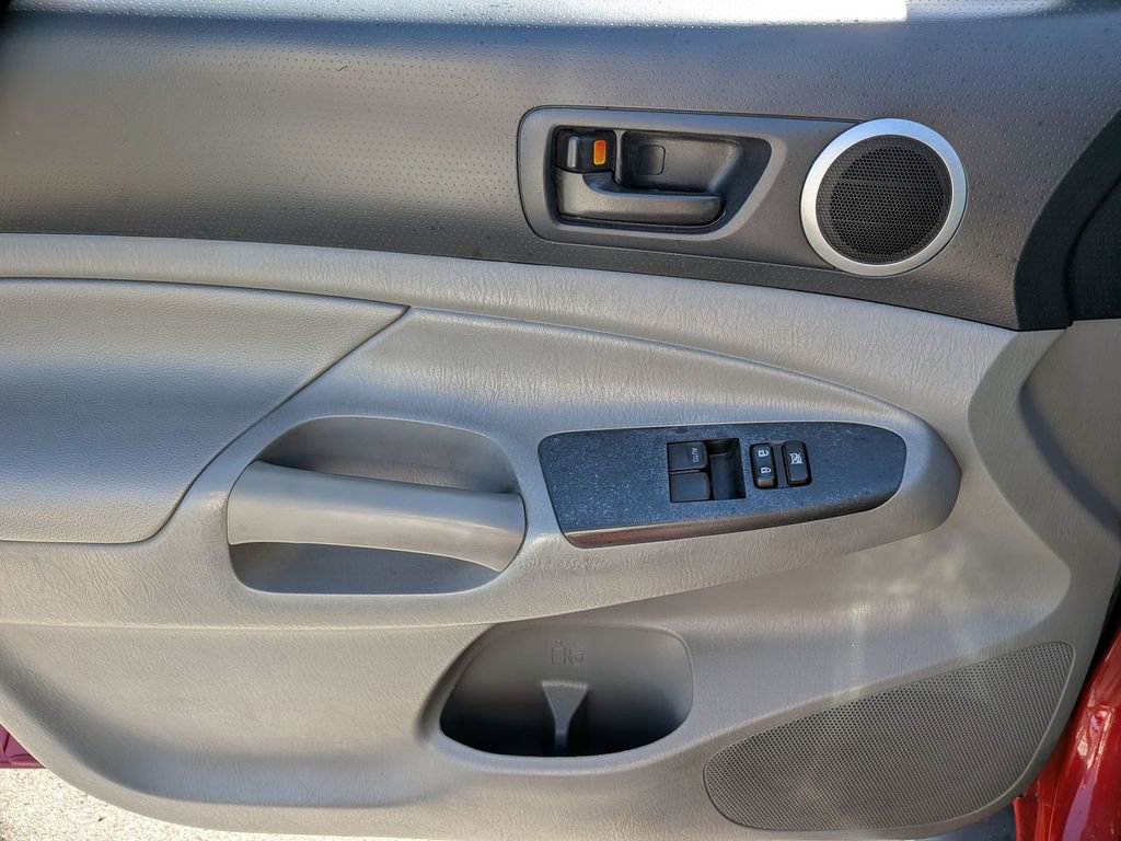 Used 2013 Toyota Tacoma PreRunner w/ SR5 Pkg RWD image 30