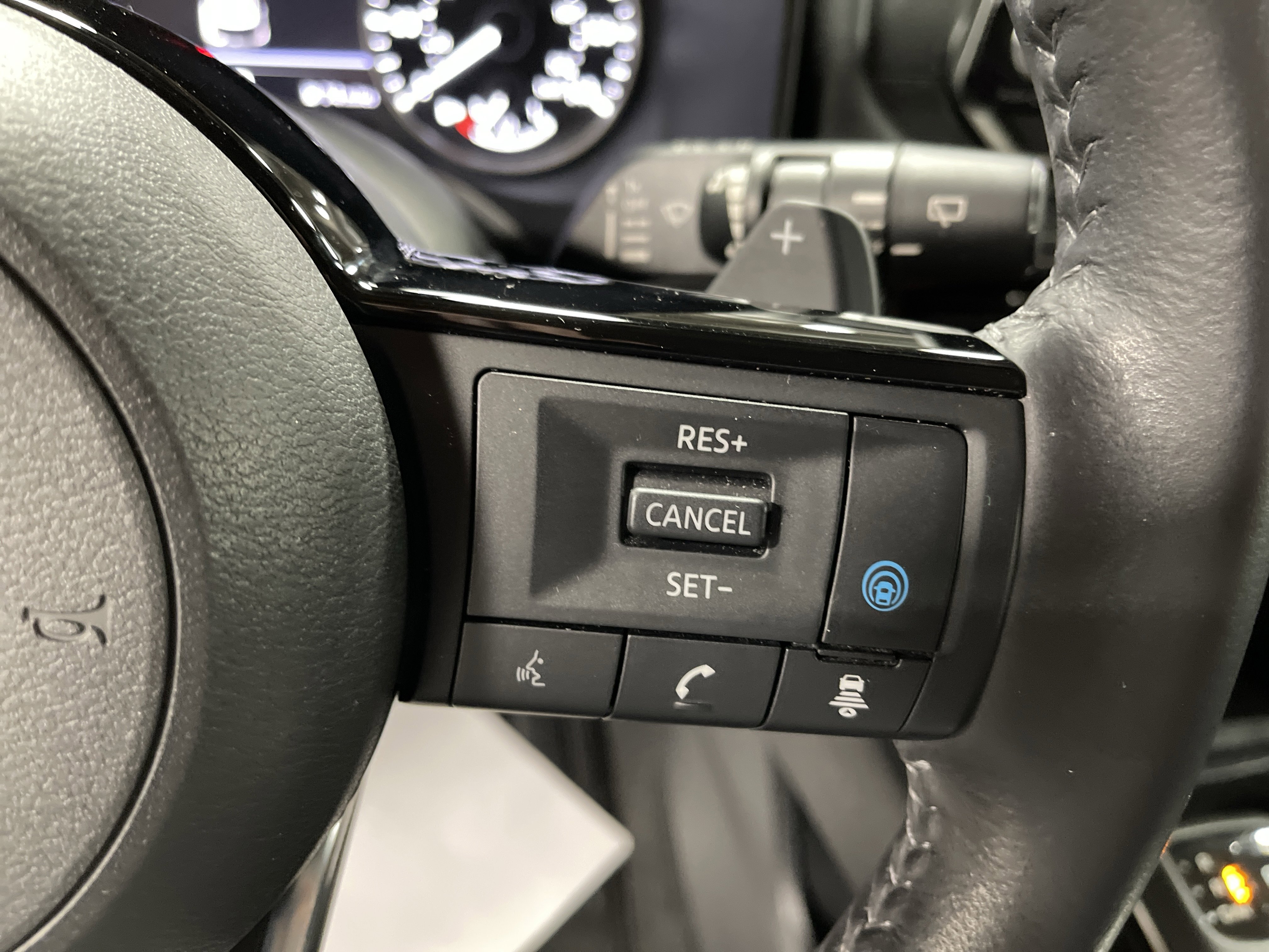 Used 2023 Nissan Rogue SV w/ SV Premium Package image 20