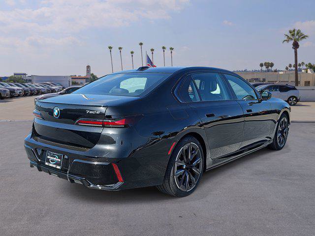 New 2025 BMW 750e xDrive image 5