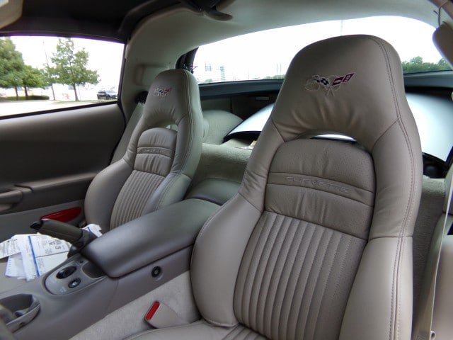 Used 2003 Chevrolet Corvette Coupe w/ Preferred Equipment Group RWD image 33