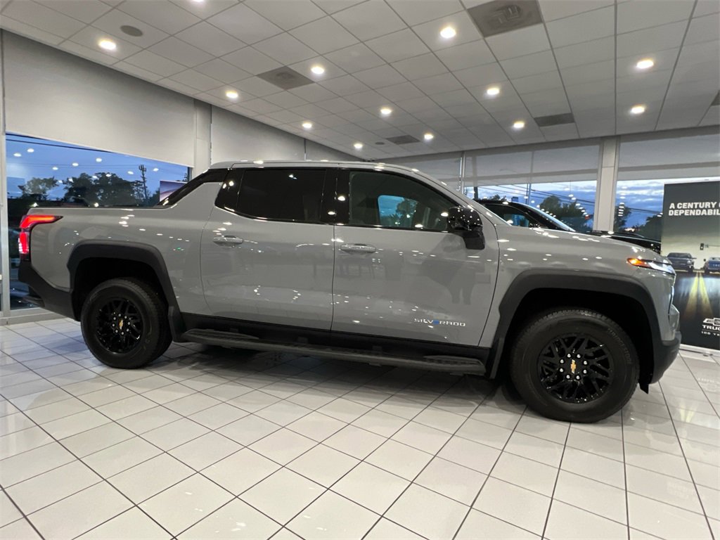 New 2026 Chevrolet Silverado EV LT image 3