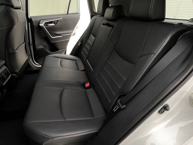 Used 2020 Toyota RAV4 Limited AWD/4WD image 17