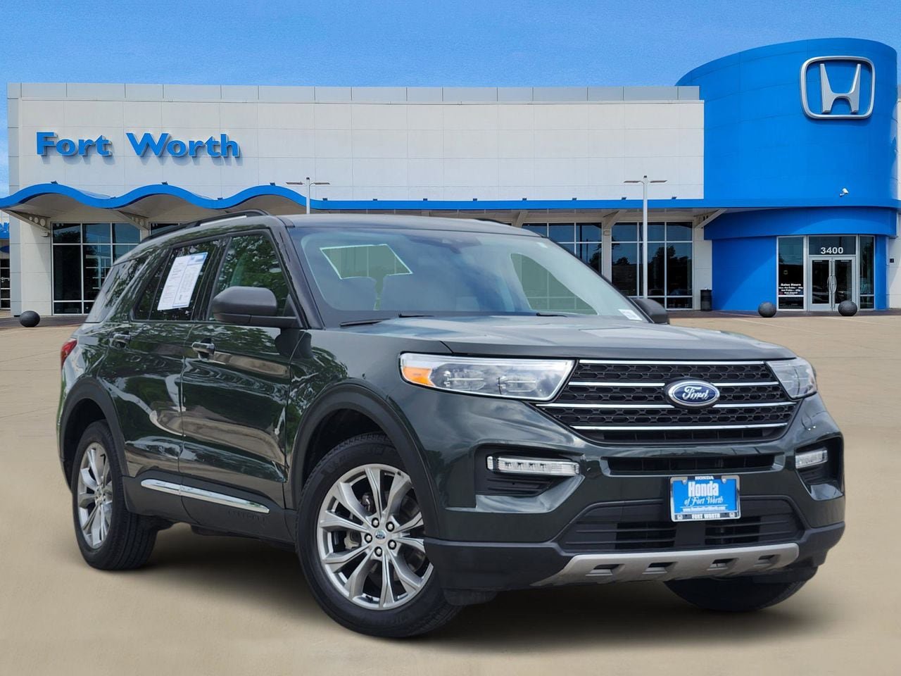 Used 2022 Ford Explorer XLT w/ Equipment Group 202A AWD/4WD image 1