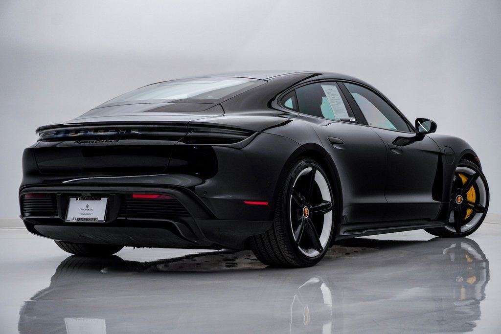 Used 2020 Porsche Taycan Turbo S image 9