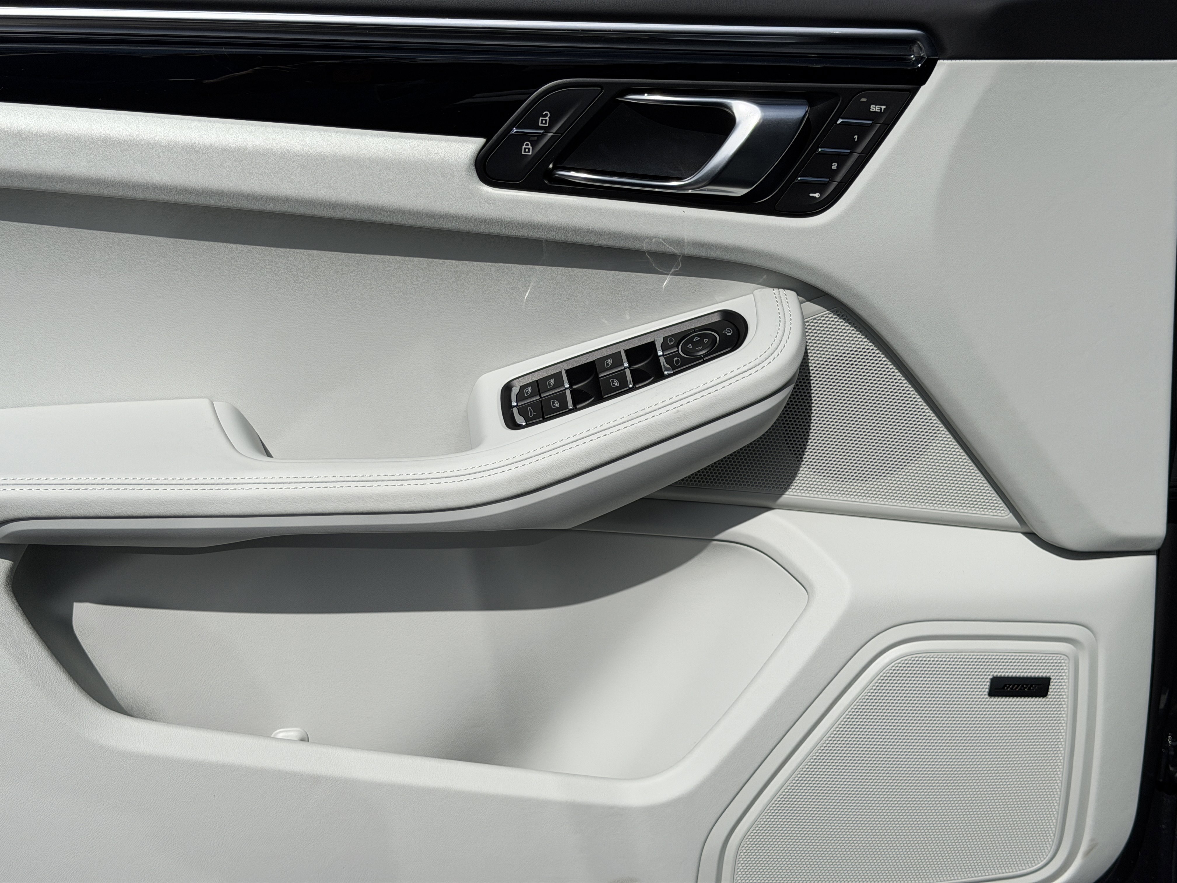 New 2026 Porsche Macan Turbo image 22