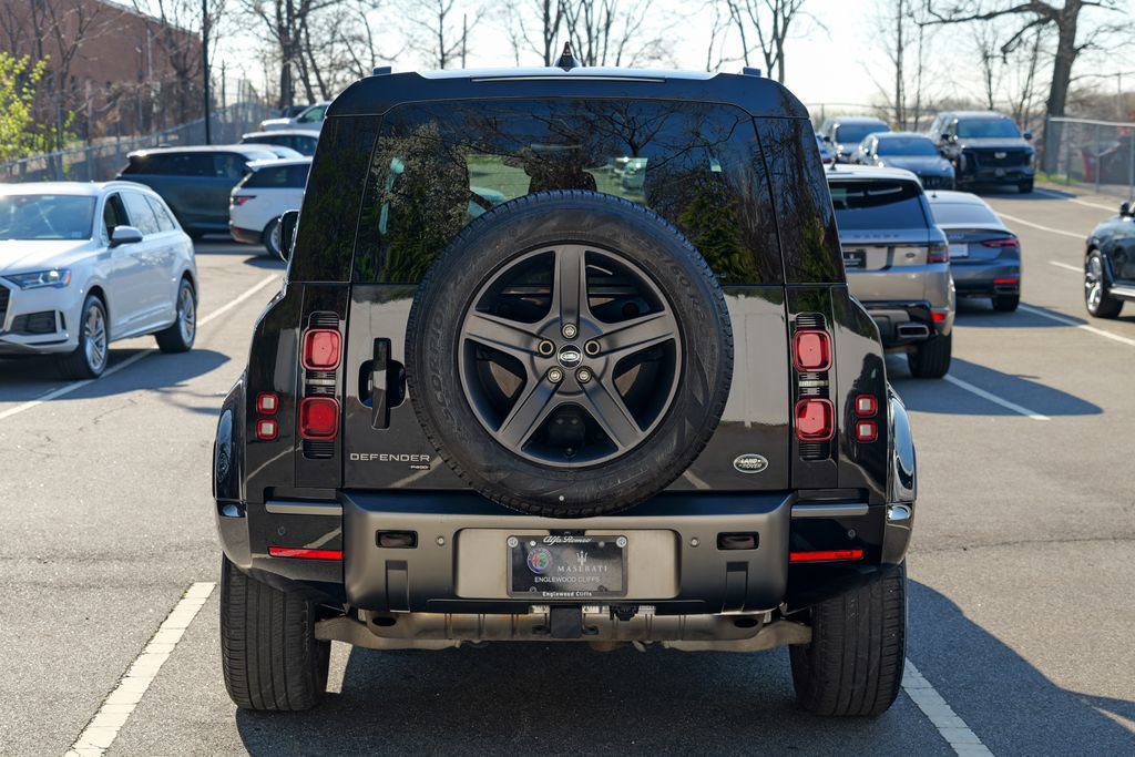 Used 2023 Land Rover Defender 110 X-Dynamic SE AWD/4WD image 6