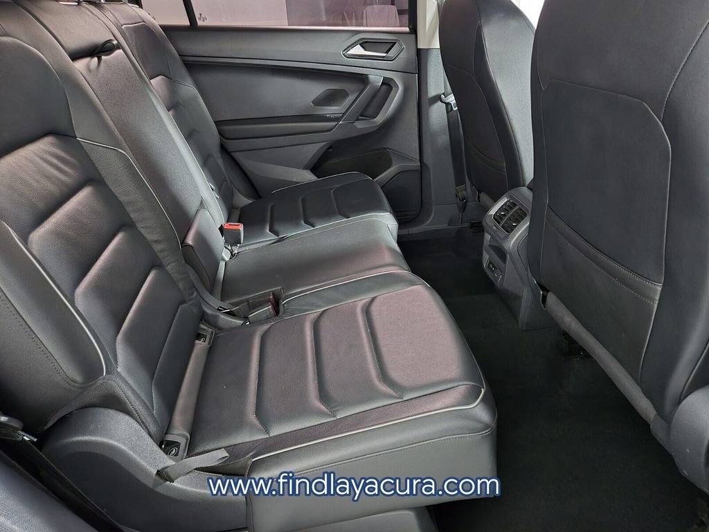 Used 2018 Volkswagen Tiguan SEL Premium image 18