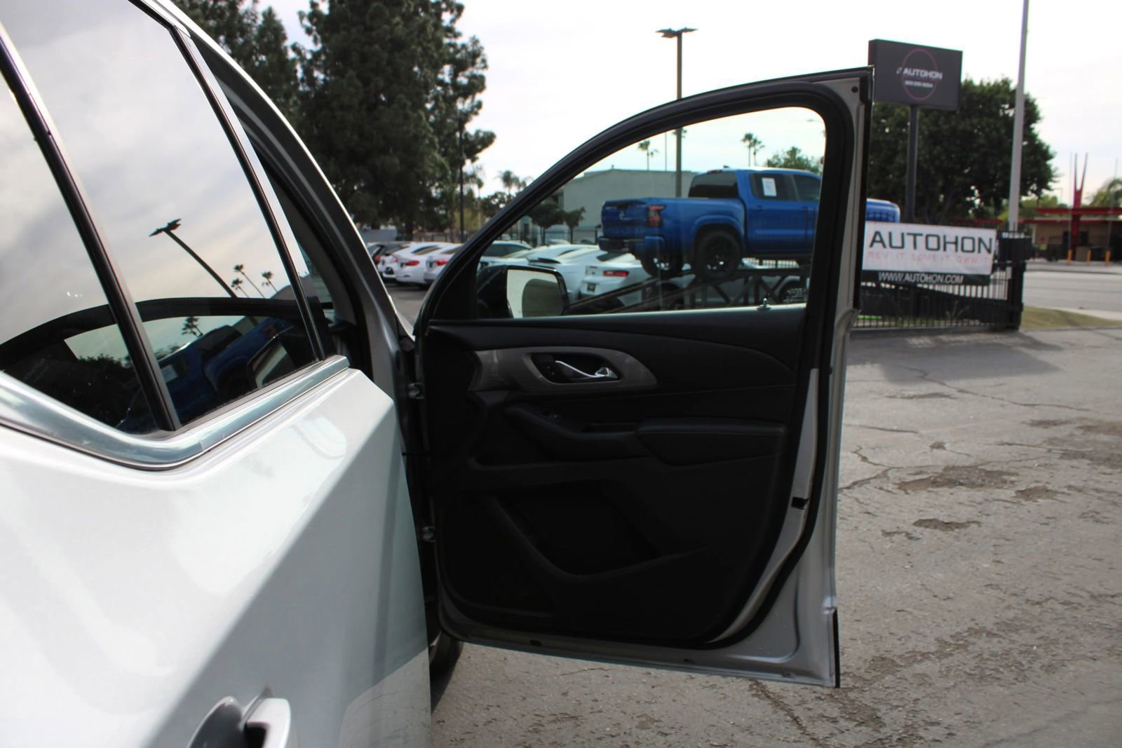 Used 2018 Chevrolet Traverse LS w/ LPO, Cargo Package image 9