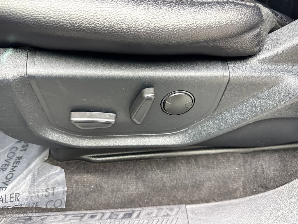 Used 2020 Ford Expedition Max XLT w/ Equipment Group 201A image 32