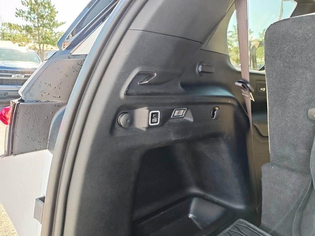 Used 2023 Jeep Grand Cherokee L Limited AWD/4WD image 35