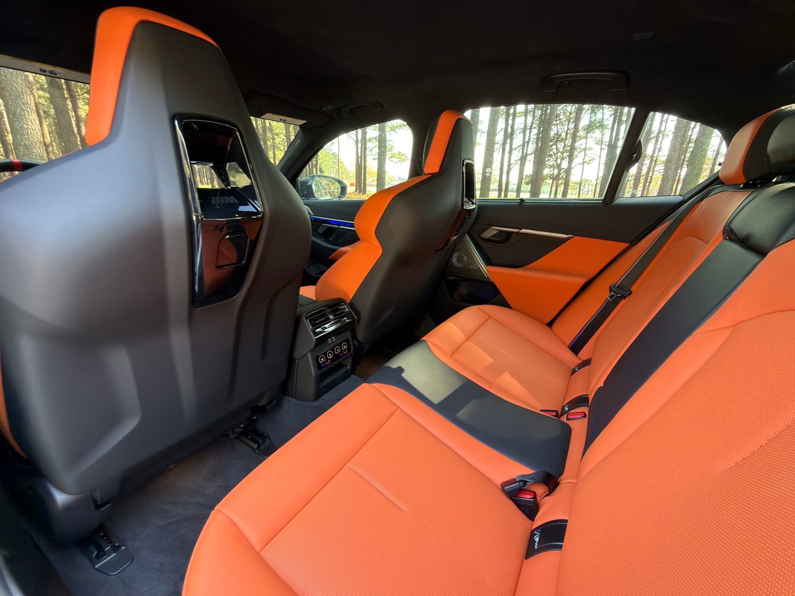 Used 2025 BMW M5 w/ Carbon Package image 15