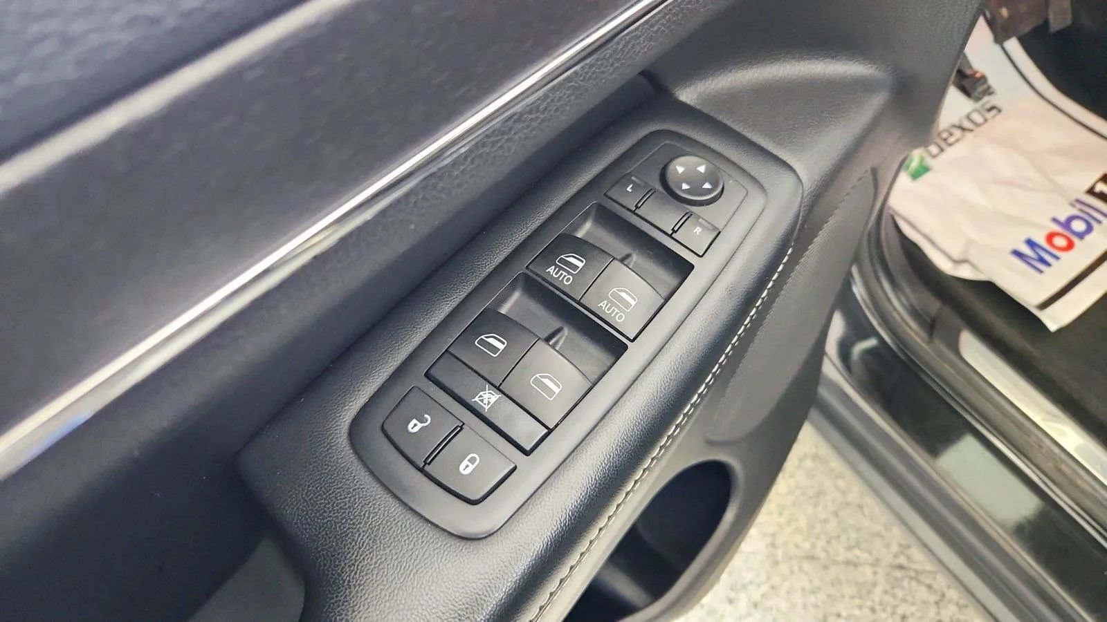 Used 2015 Jeep Grand Cherokee Limited w/ Trailer Tow Group IV AWD/4WD image 22