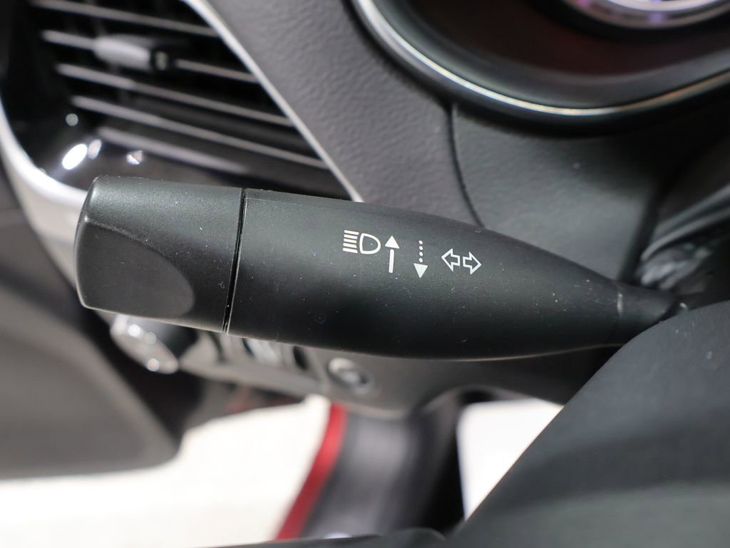 Certified 2019 Jeep Cherokee Limited AWD/4WD image 39