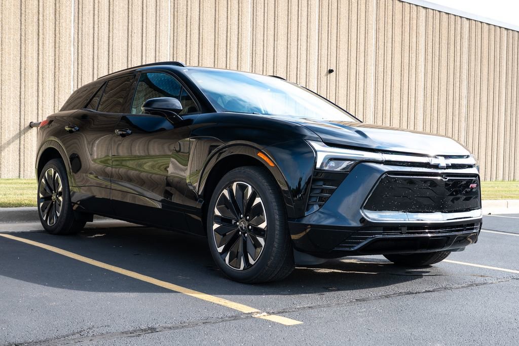 New 2026 Chevrolet Blazer EV RS image 2