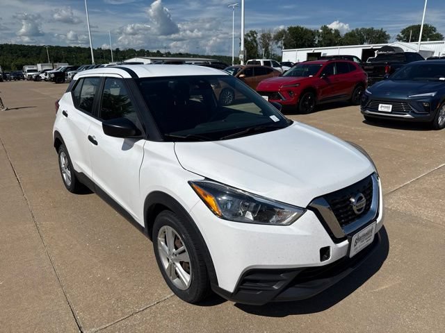 Used 2020 Nissan Kicks S FWD image 1