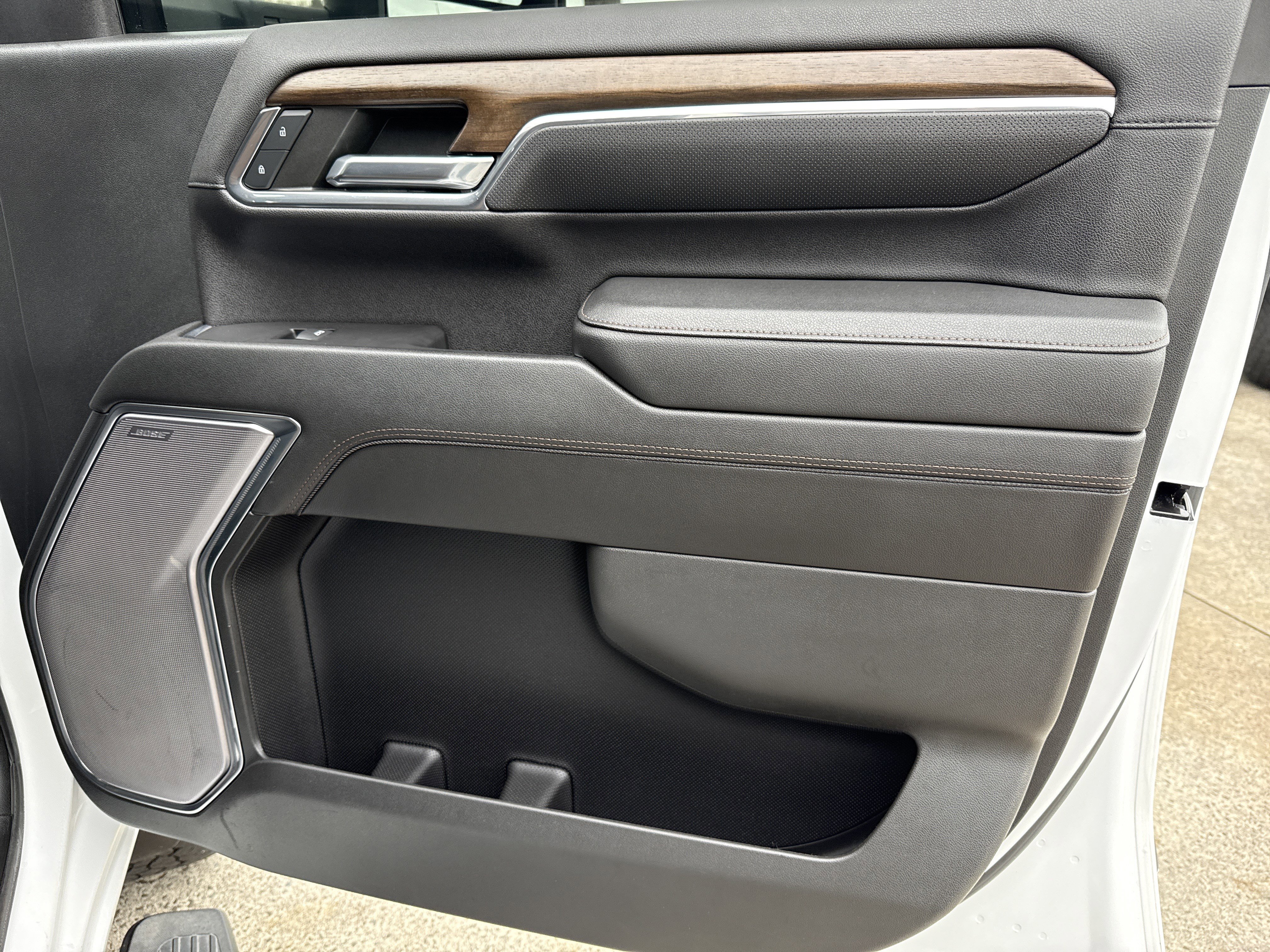 Used 2024 Chevrolet Silverado 2500 High Country w/ Technology Package image 17