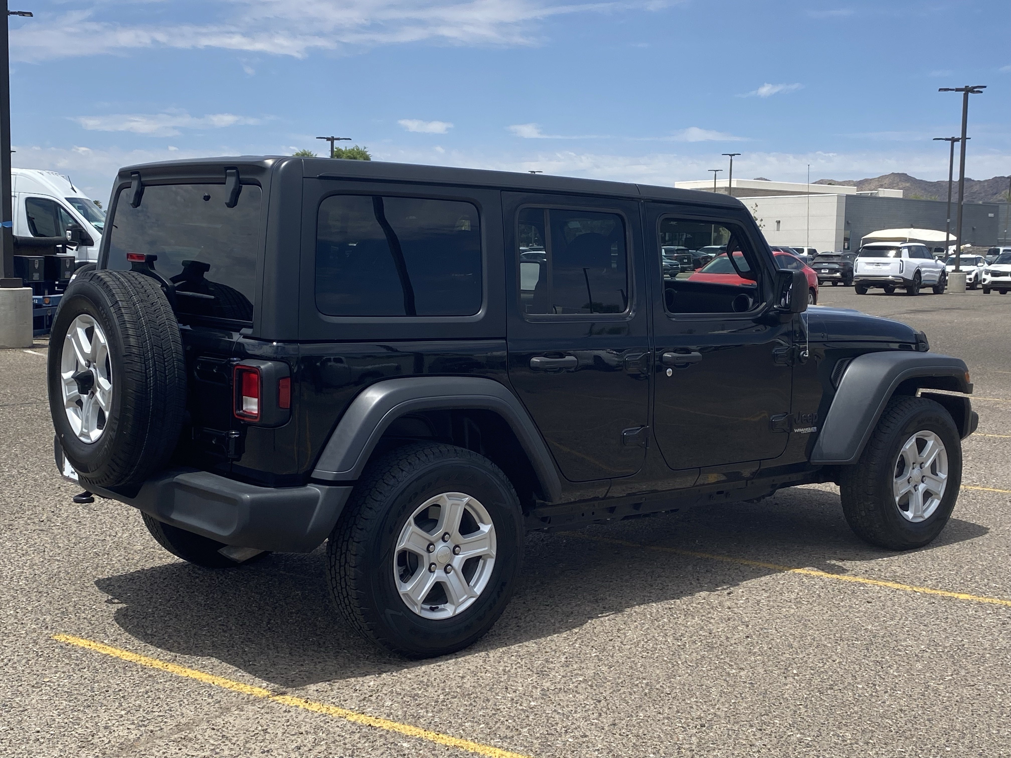 Used 2022 Jeep Wrangler Unlimited Sport AWD/4WD image 5