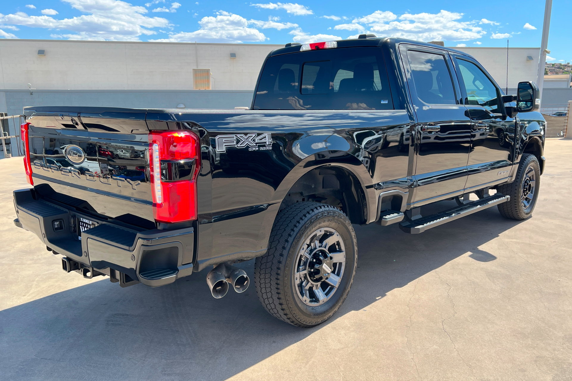 Used 2024 Ford F350 Lariat w/ Black Appearance Package AWD/4WD image 6