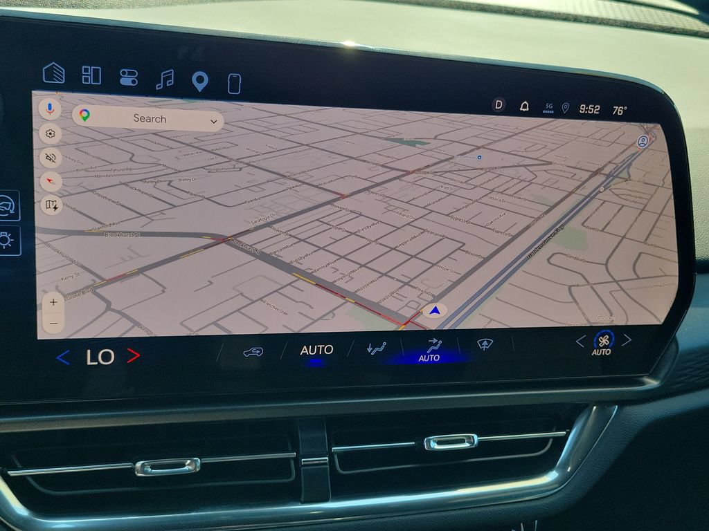 Used 2026 Chevrolet Equinox EV LT FWD image 9