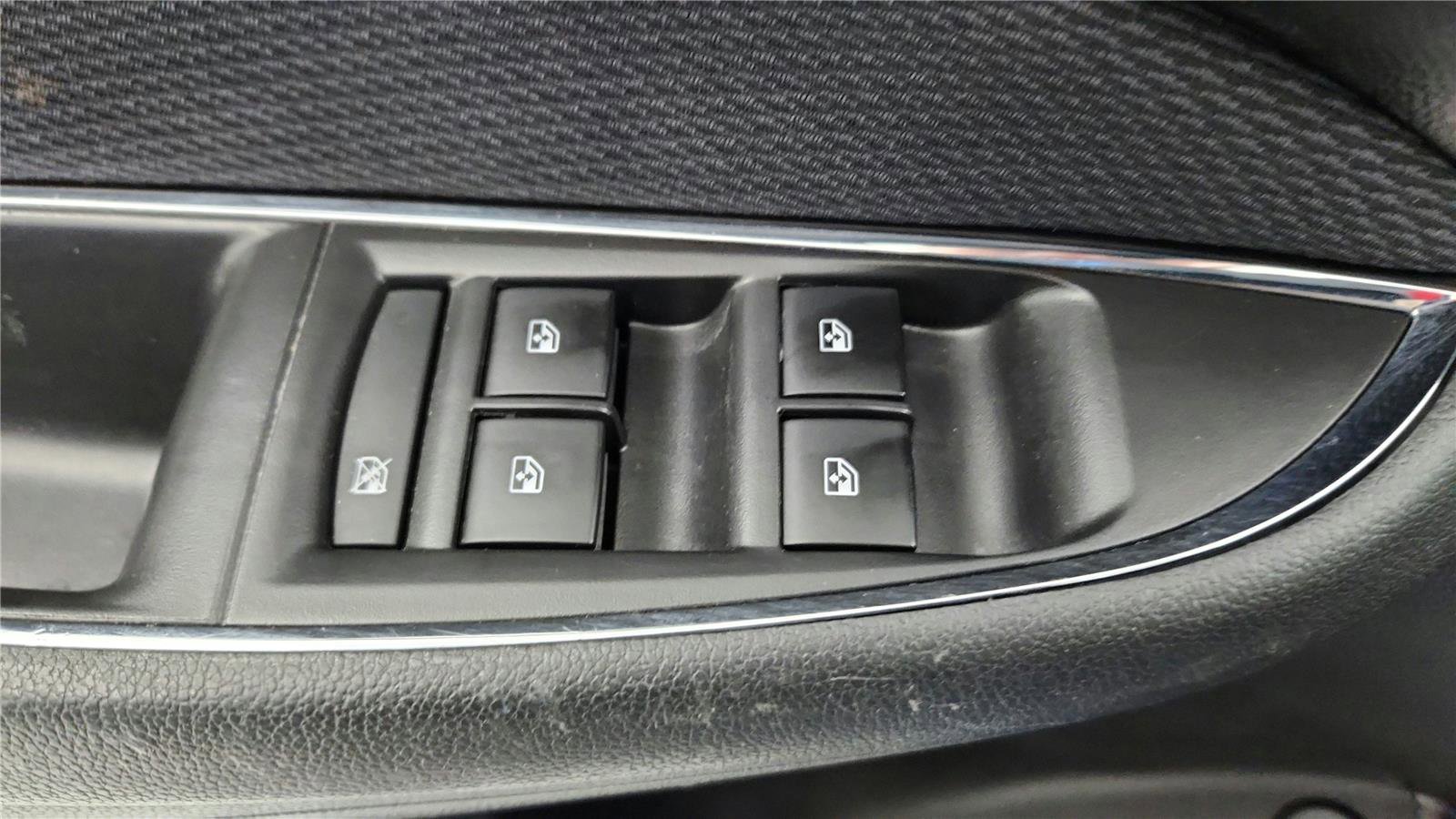 Used 2017 Chevrolet Cruze LT FWD image 45