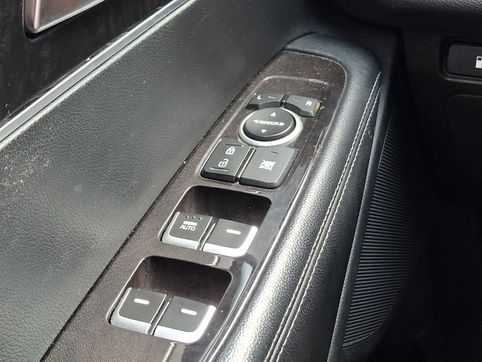 Used 2016 Kia Sorento w/ LX Convenience Package FWD image 25