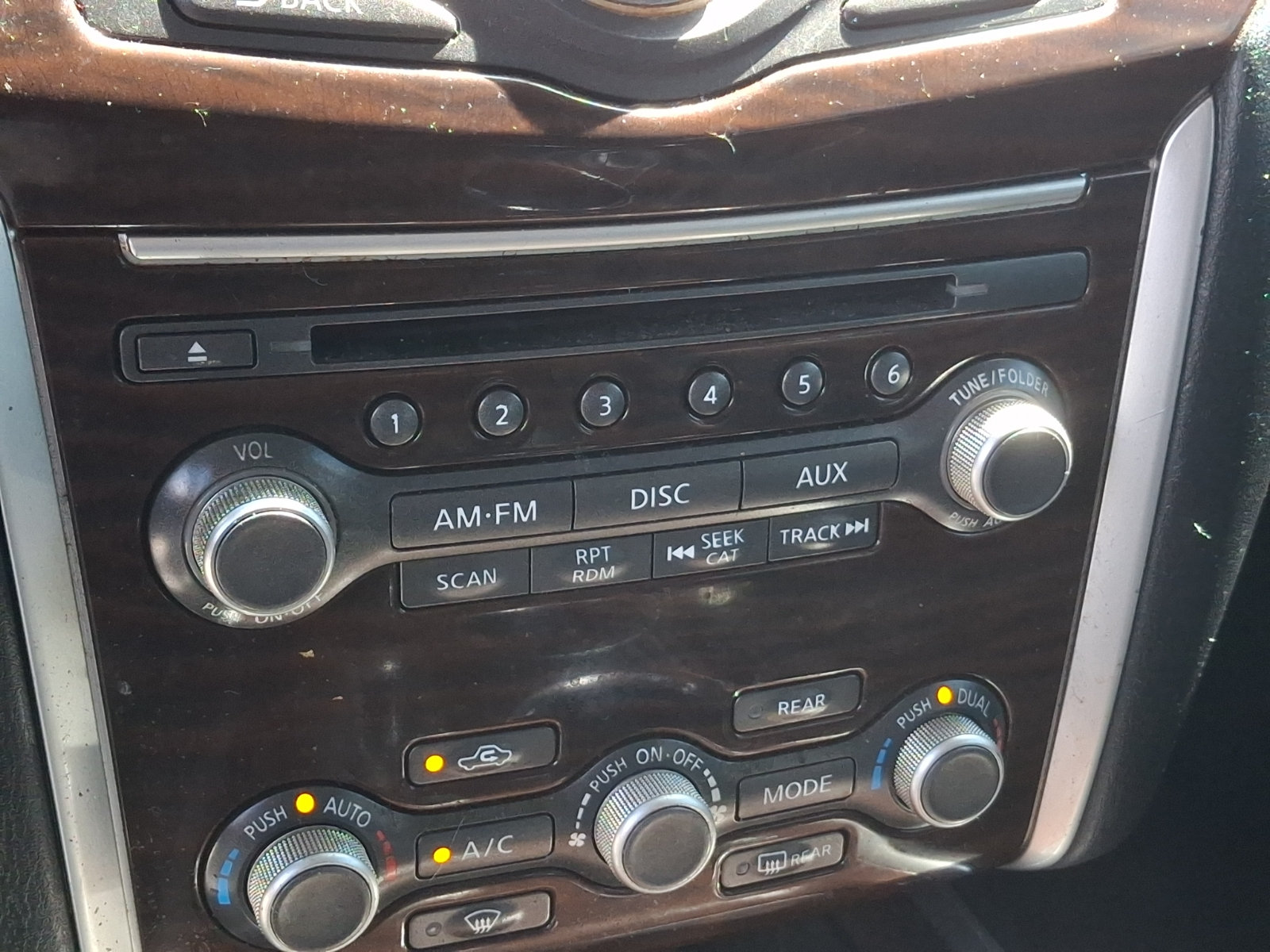 Used 2014 Nissan Pathfinder SL AWD/4WD image 13