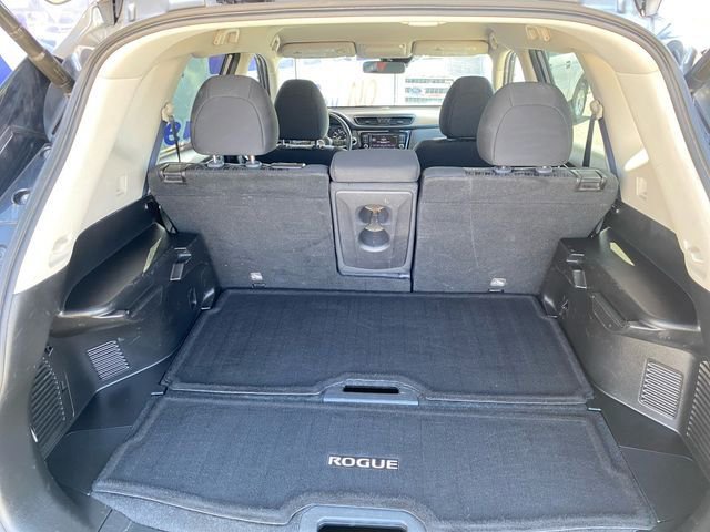 Used 2019 Nissan Rogue SV image 12