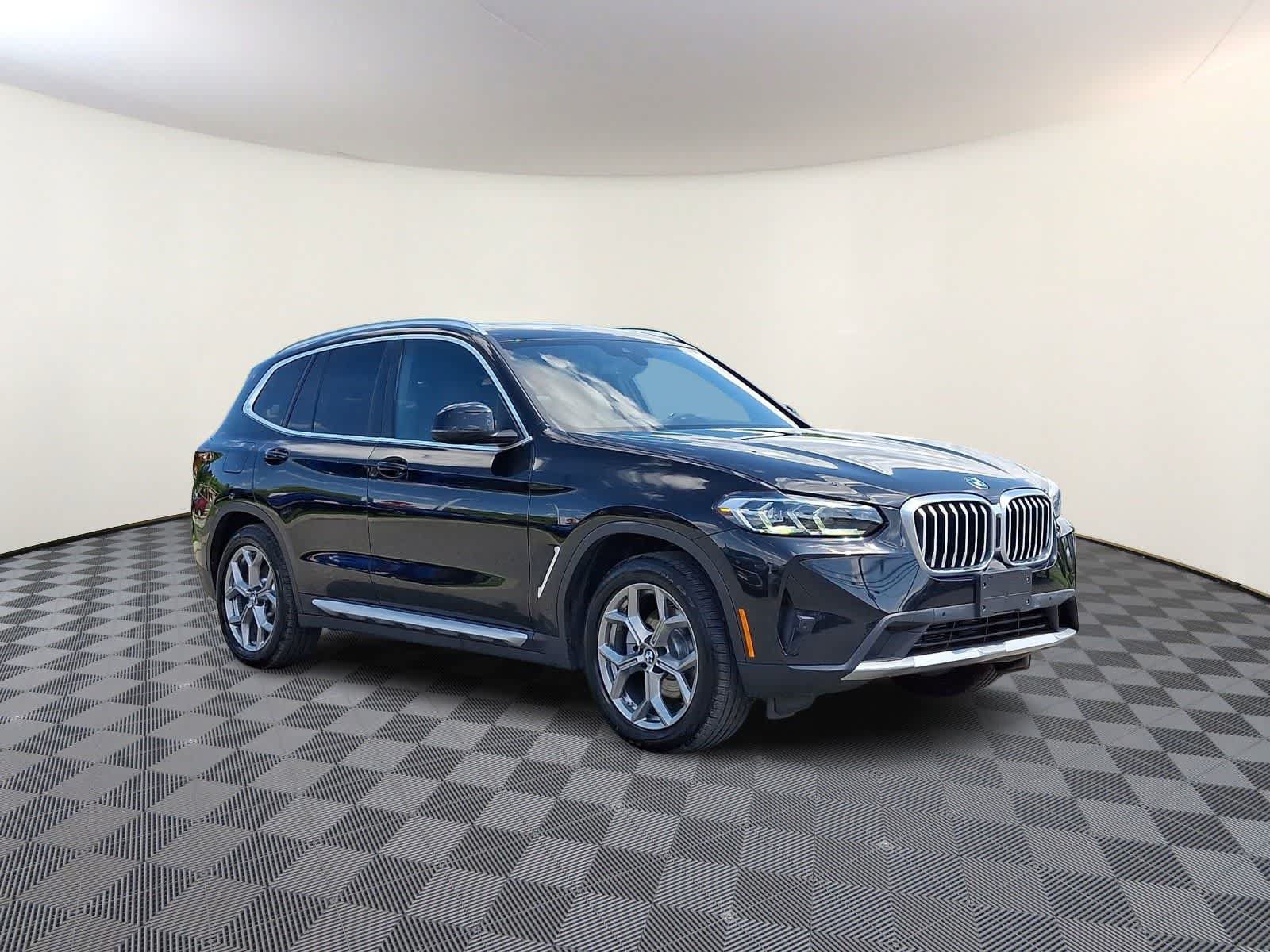 Used 2024 BMW X3 xDrive30i w/ Premium Package AWD/4WD image 4