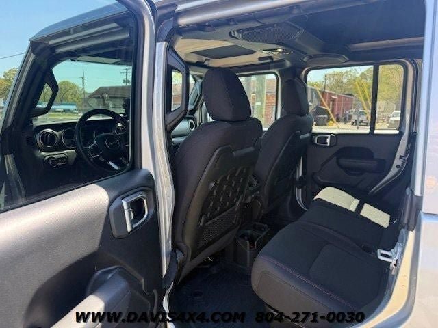 Used 2022 Jeep Gladiator Rubicon w/ LED Lighting Group AWD/4WD image 12