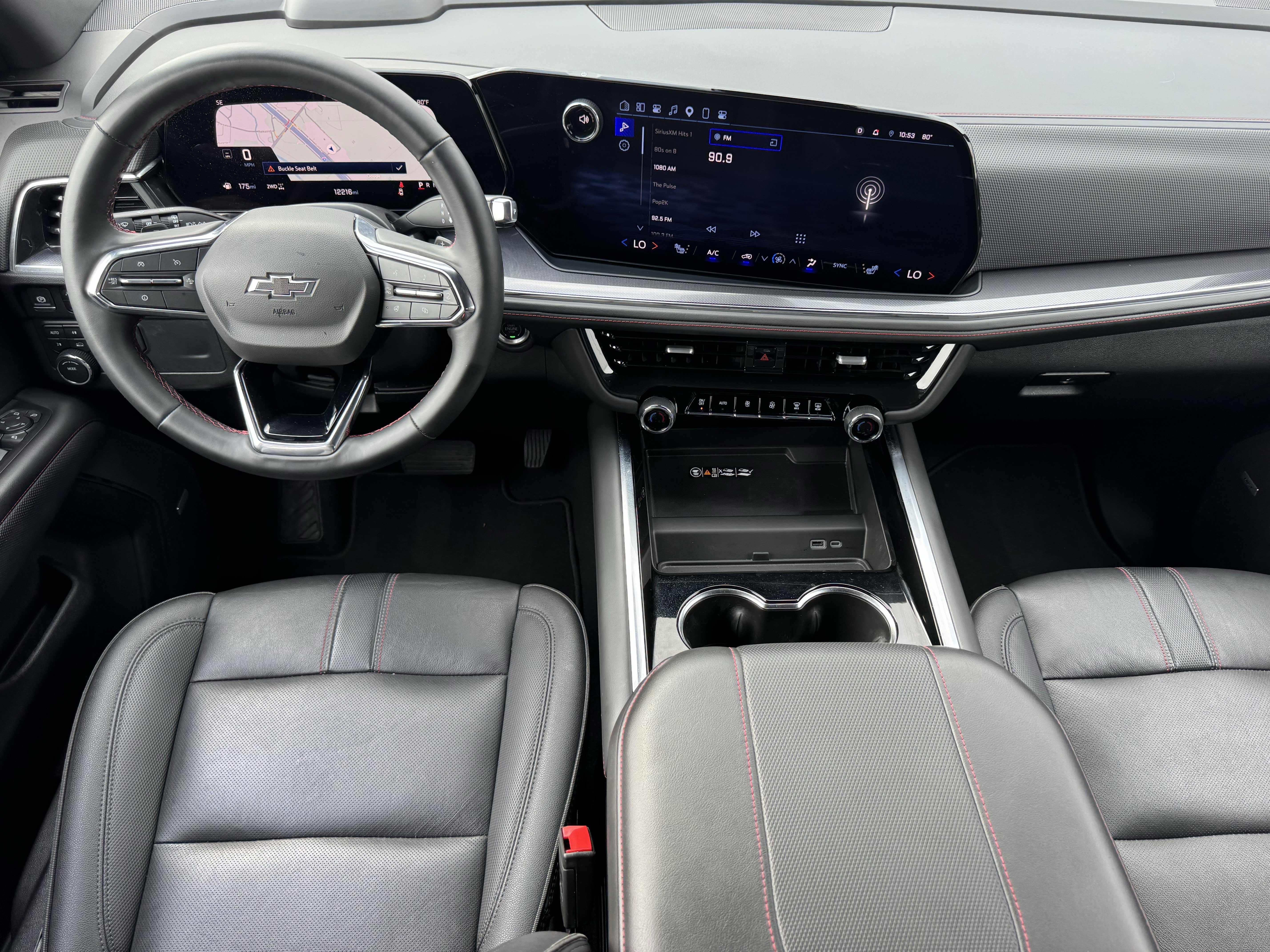 Used 2025 Chevrolet Suburban RST w/ Comfort Package image 14