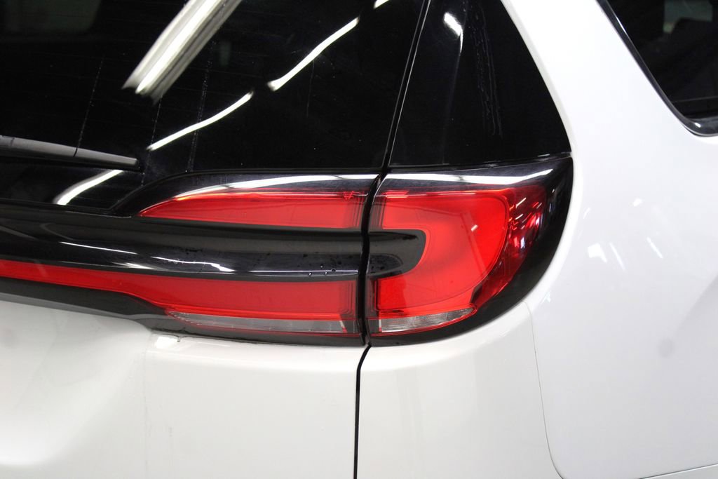Used 2025 Chrysler Pacifica Select image 41