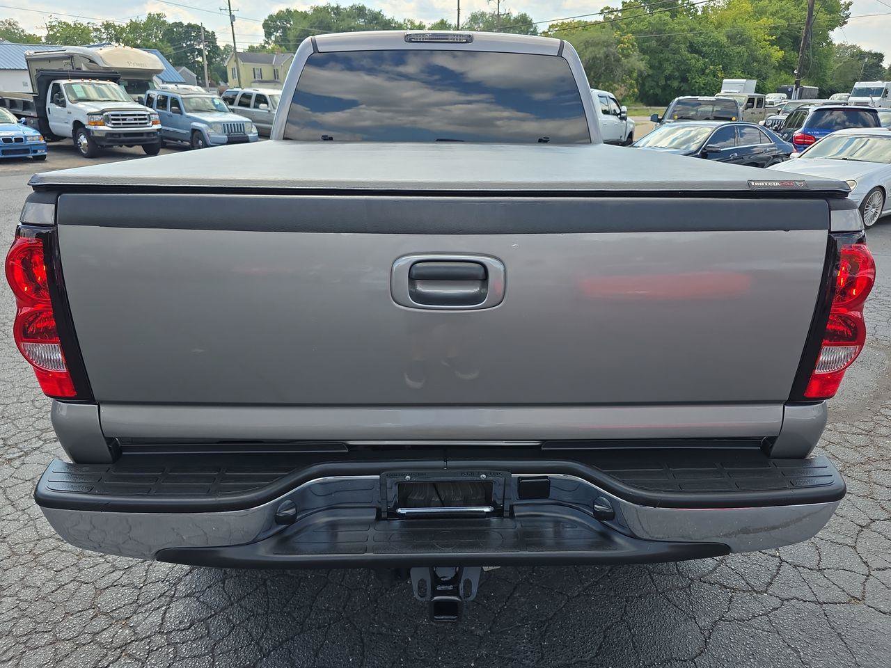 Used 2006 Chevrolet Silverado 2500 LT w/ Heavy-Duty Power Package AWD/4WD image 14