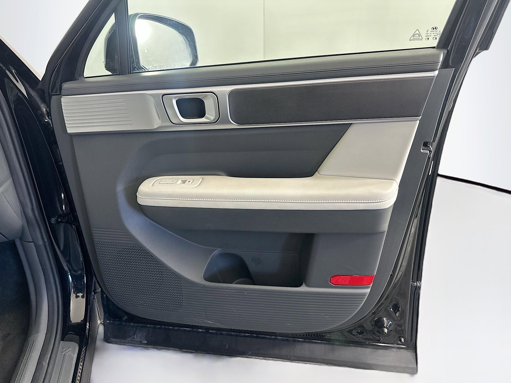 Used 2025 Hyundai Santa Fe SEL image 31