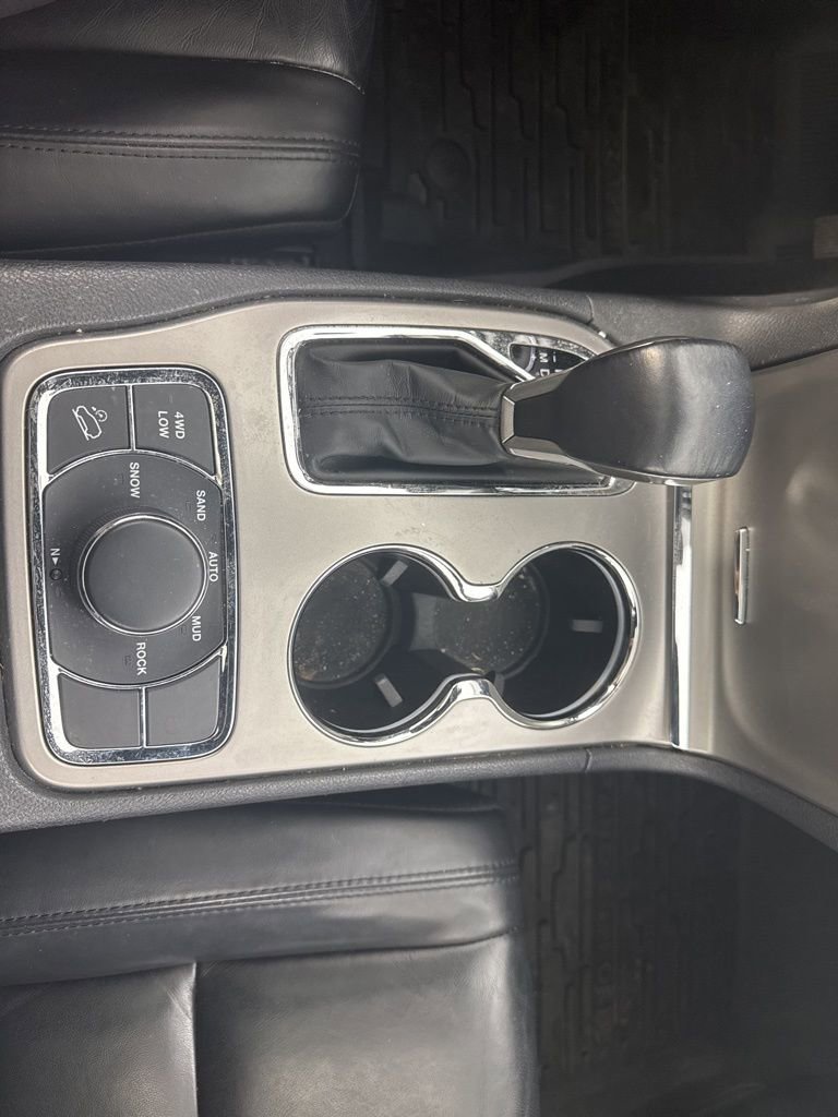 Used 2021 Jeep Grand Cherokee Limited AWD/4WD image 12