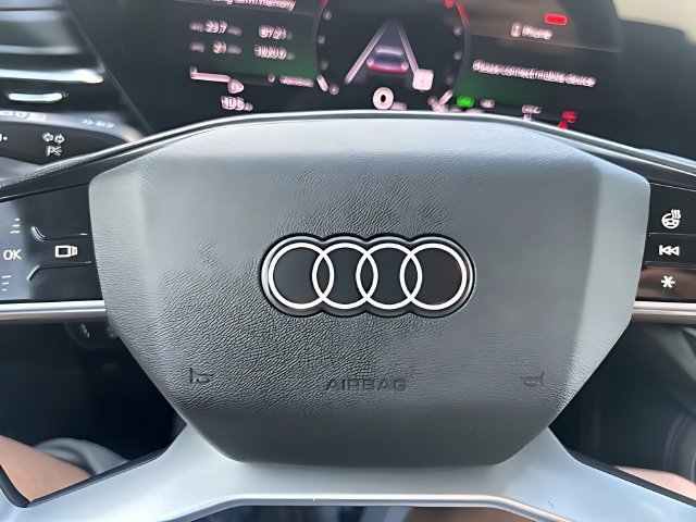Used 2025 Audi Q5 Premium w/ Convenience Package AWD/4WD image 26
