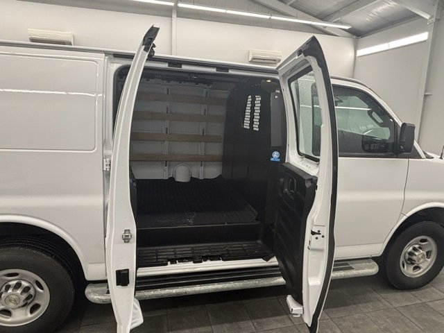 Used 2024 Chevrolet Express 2500 w/ Driver Convenience Package image 9