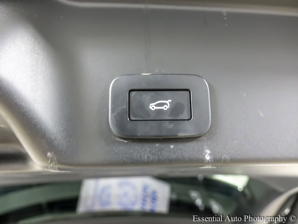 Used 2023 Land Rover Range Rover Evoque S image 12