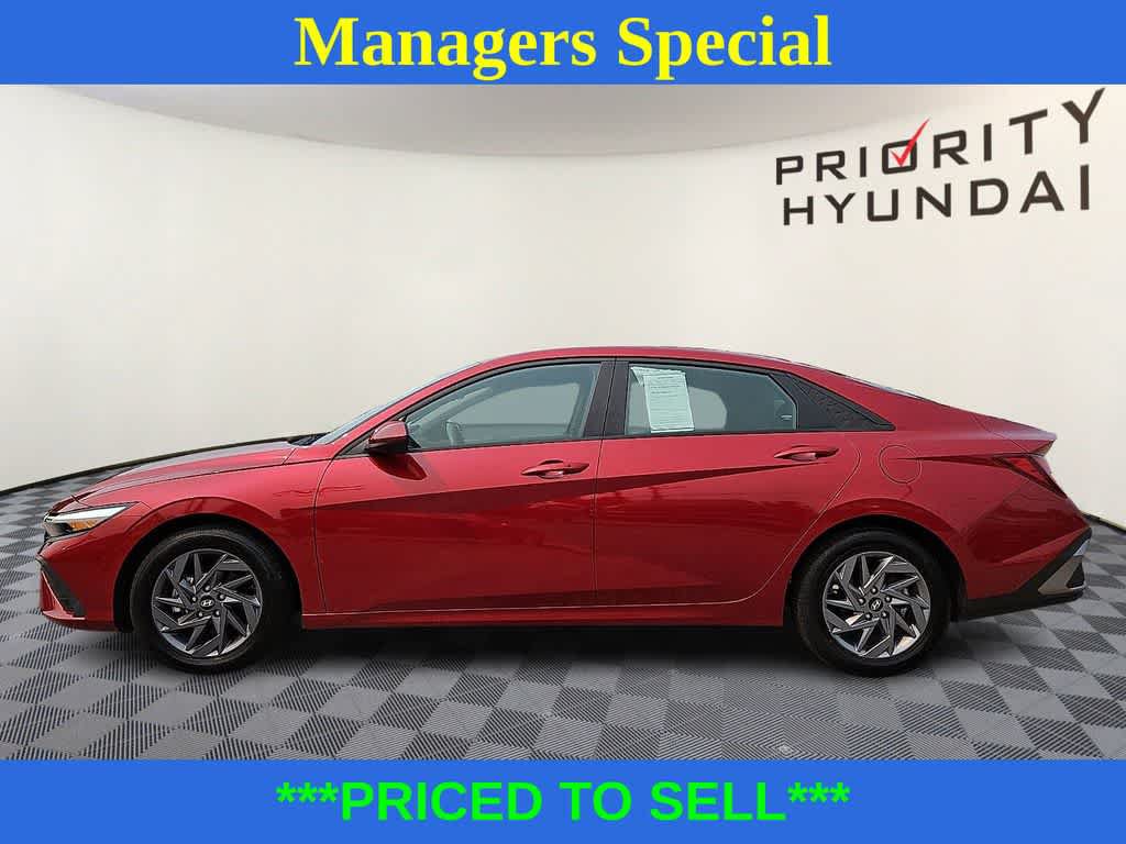 Used 2024 Hyundai Elantra SEL FWD image 7