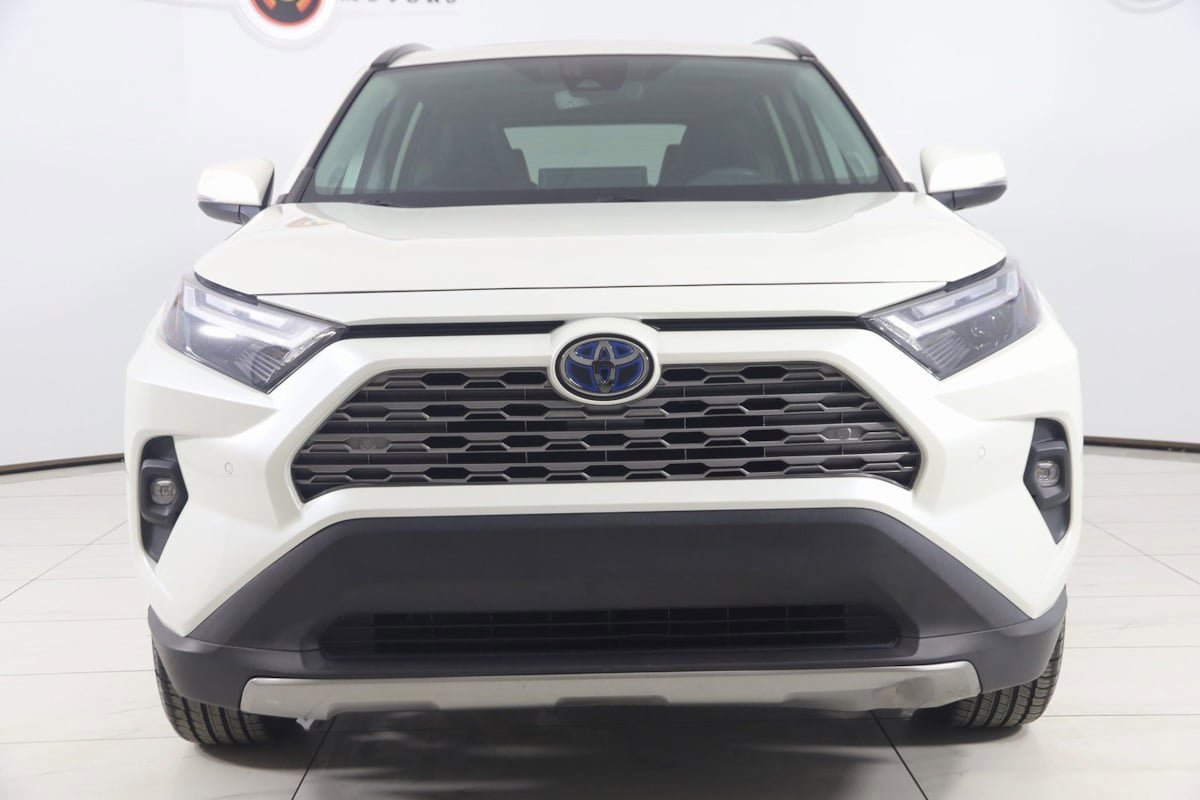 Used 2022 Toyota RAV4 Limited AWD/4WD image 45