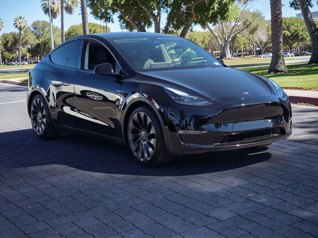 Used 2025 Tesla Model Y Performance image 4