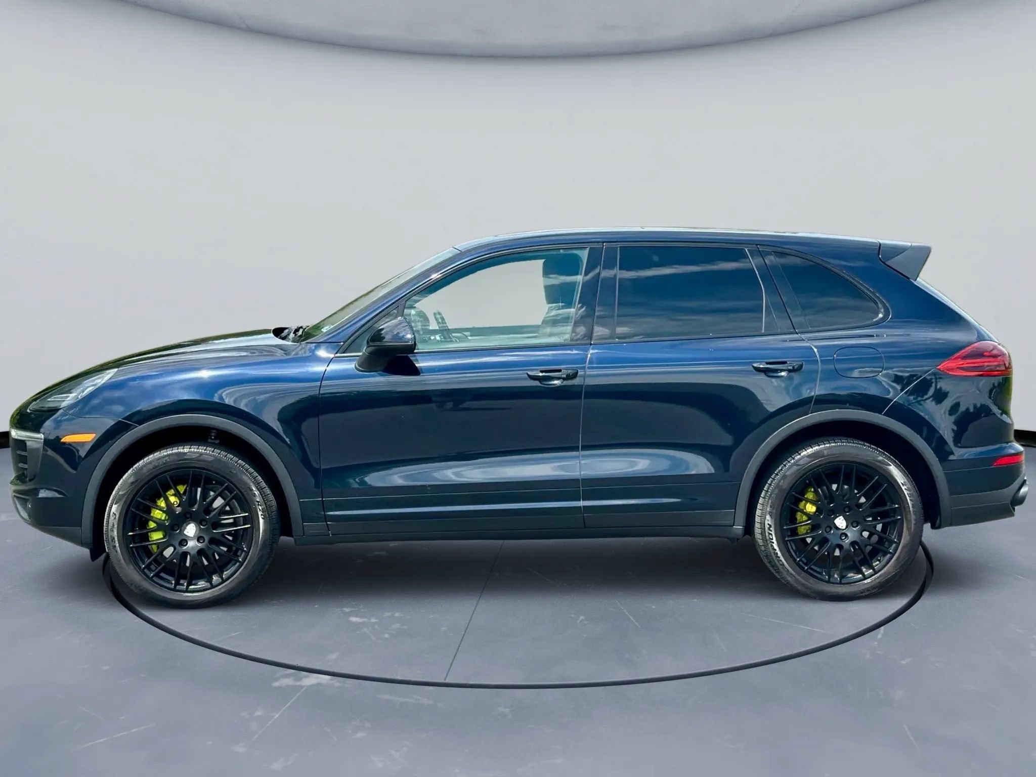 Used 2016 Porsche Cayenne S AWD/4WD image 4