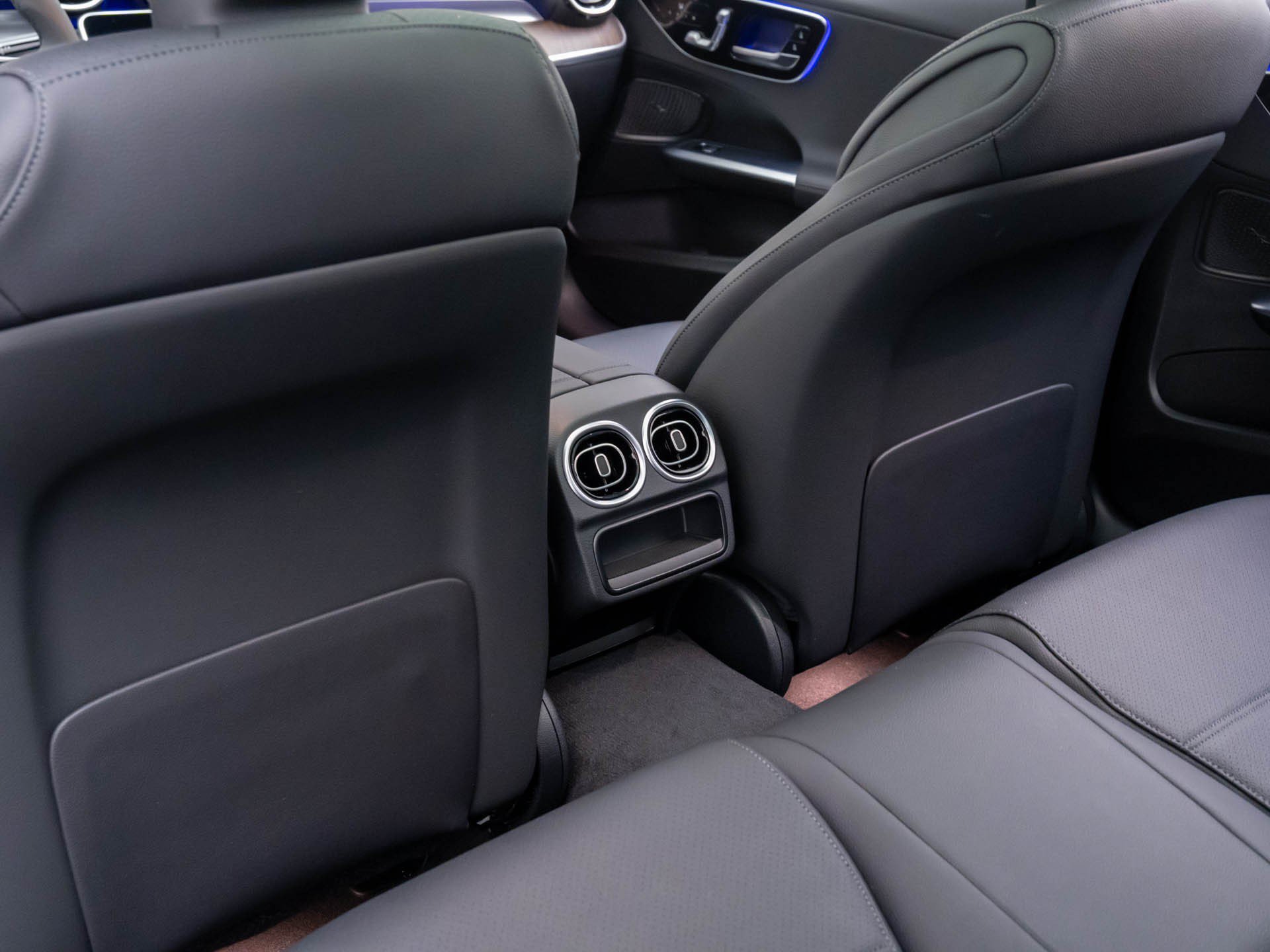New 2026 Mercedes-Benz C 300 4MATIC Sedan image 16