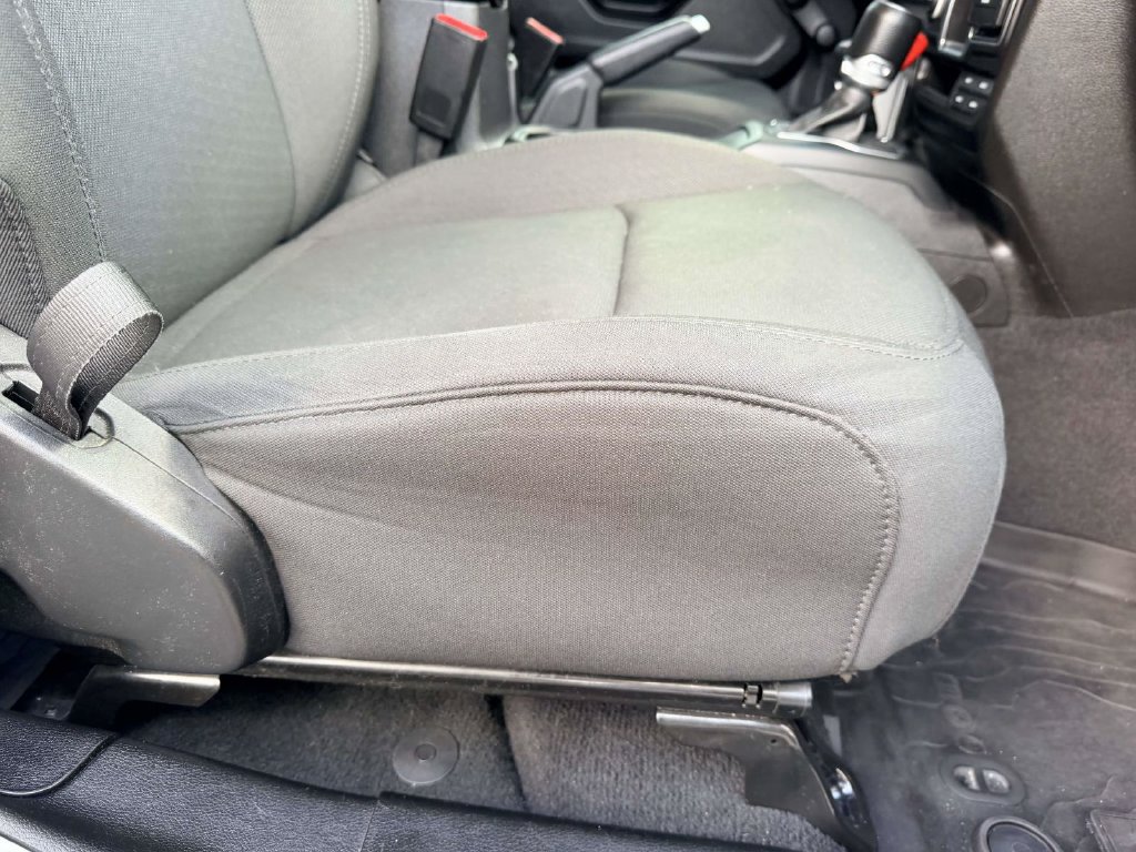 Used 2022 Jeep Wrangler Unlimited Sport AWD/4WD image 8