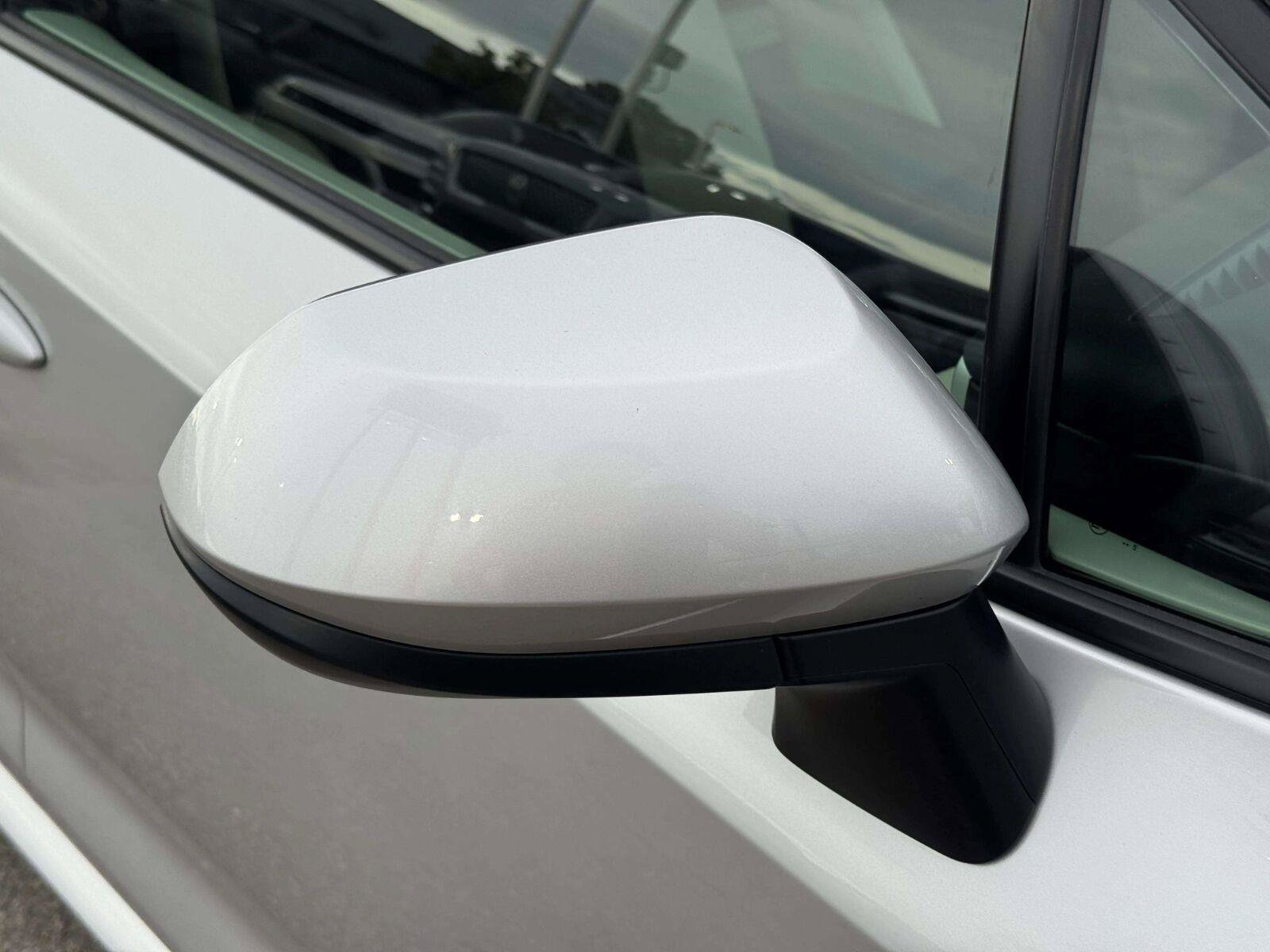 Used 2025 Toyota Corolla LE FWD image 10