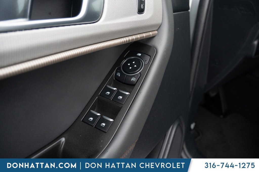 Used 2025 Ford Explorer Active AWD/4WD image 15
