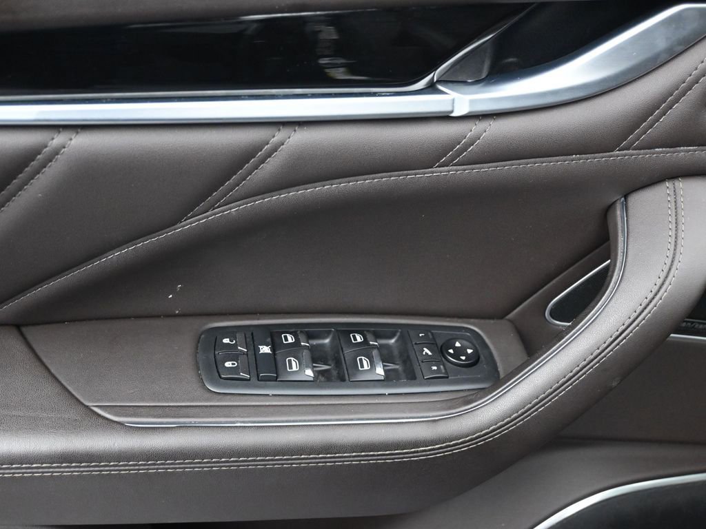 Used 2022 Maserati Levante Modena image 11