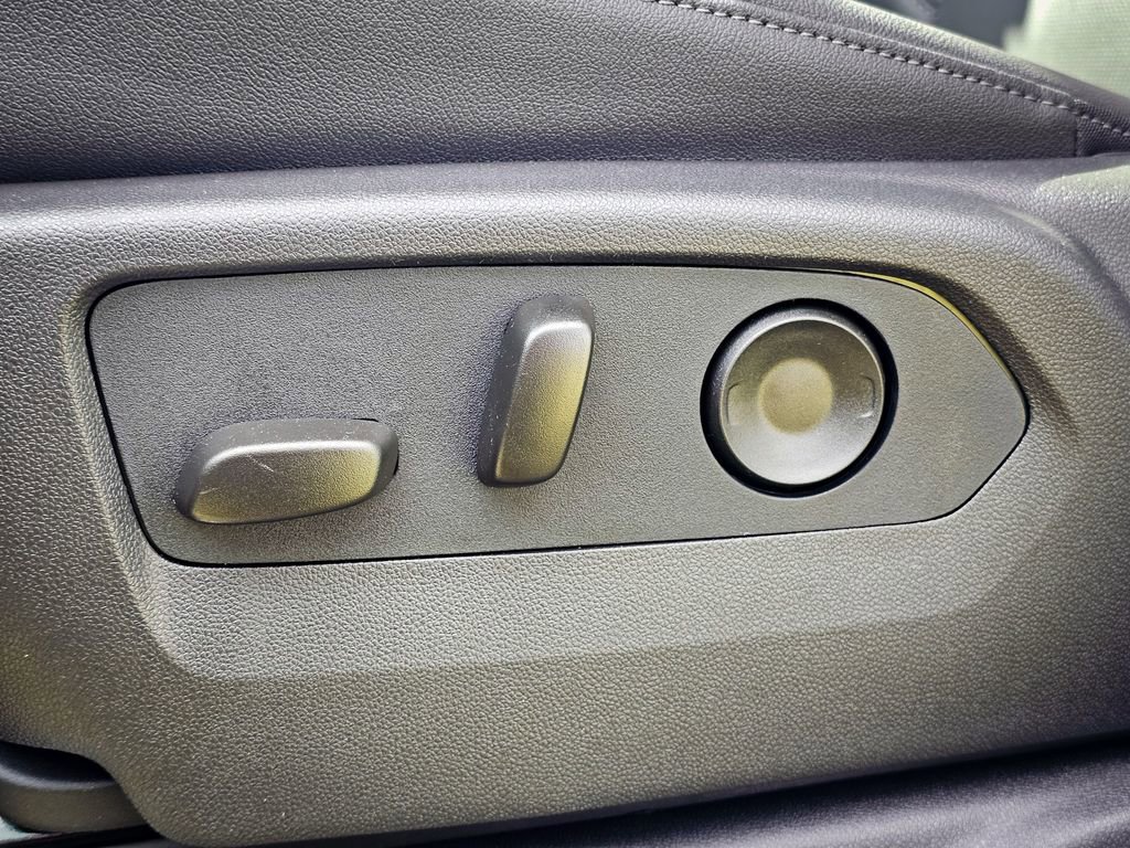 New 2026 GMC Sierra 2500 SLT w/ SLT Premium Package image 18