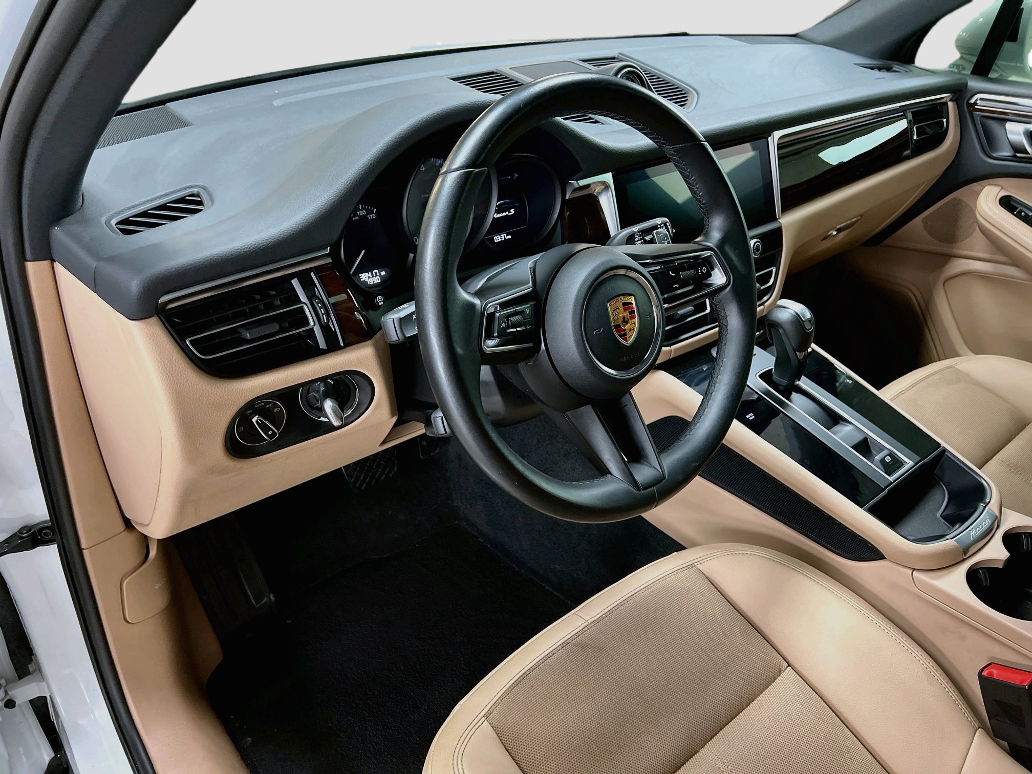 Certified 2023 Porsche Macan S AWD/4WD image 4